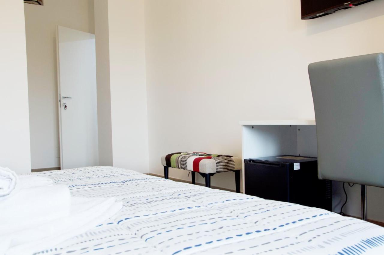 Minerva Rooms Pavia Exterior photo