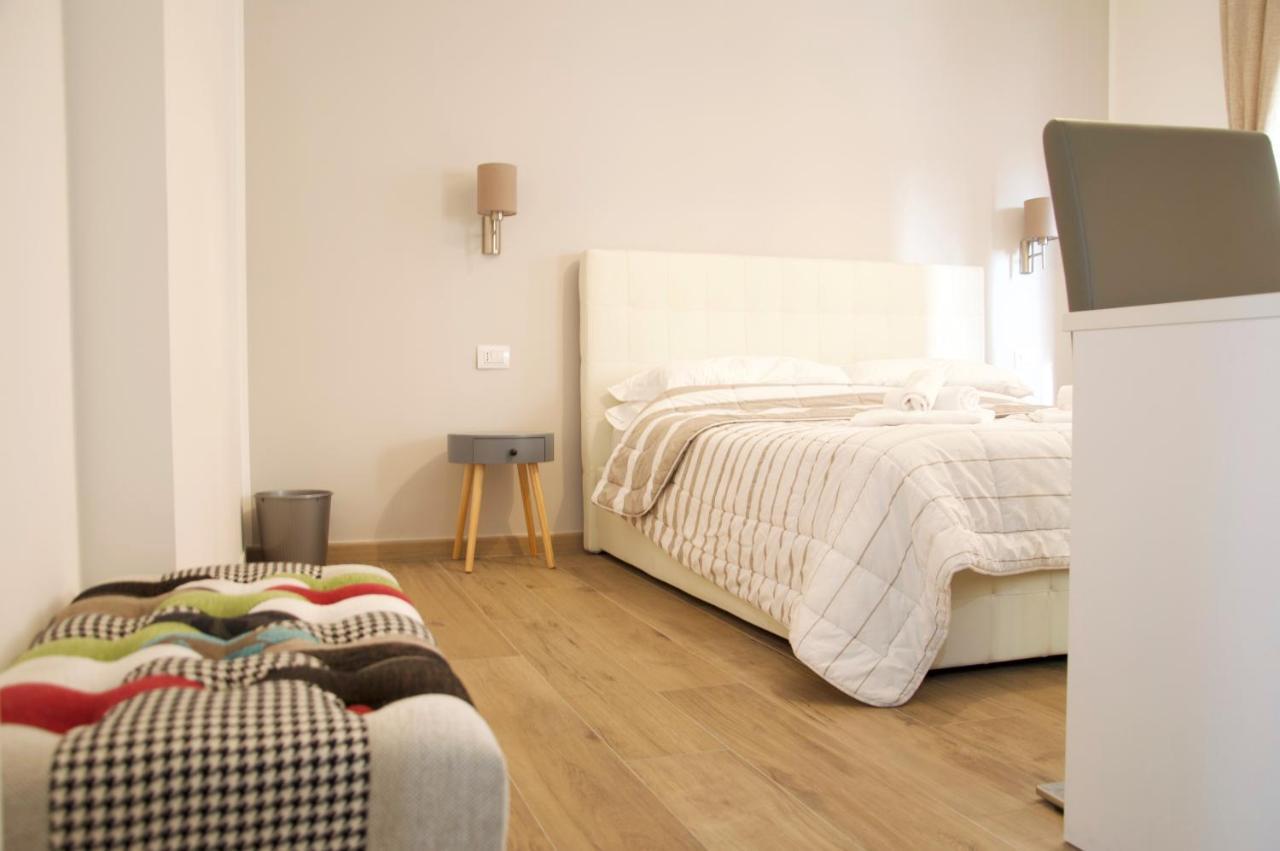 Minerva Rooms Pavia Exterior photo