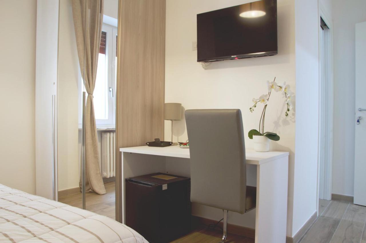 Minerva Rooms Pavia Exterior photo